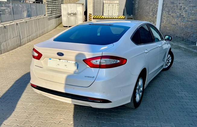 Ford Mondeo cena 51900 przebieg: 187000, rok produkcji 2018 z Stary Sącz małe 562